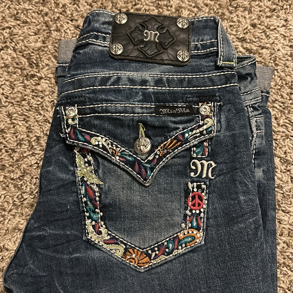 Women's Miss Me Capris with Embroidered Pocket